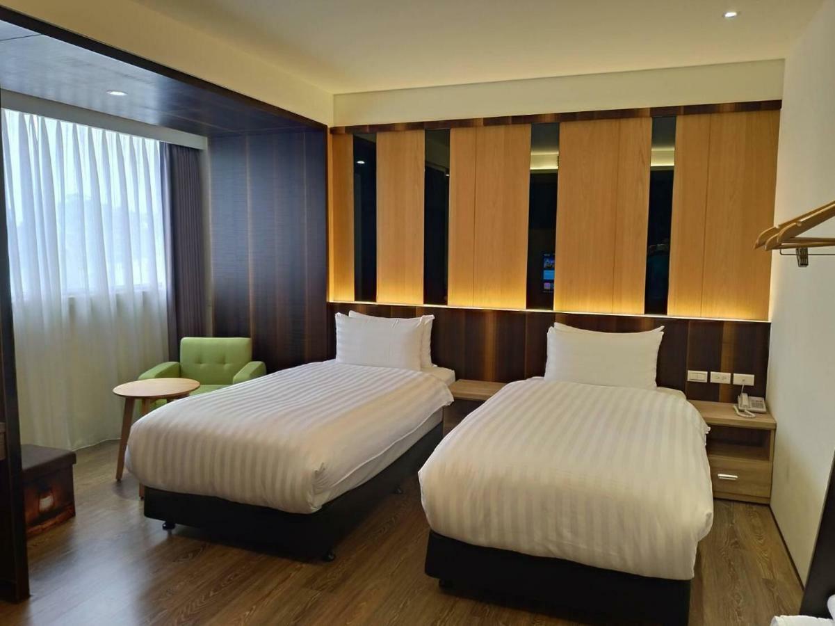 Lantan Fanyue Inn Chiayi City Exteriör bild